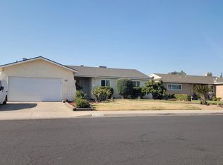 1552 Rall Ave, Clovis, CA 93611