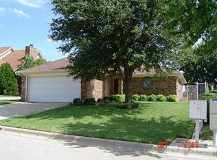 309 Birchwood Ln, Fort Worth, TX 76108