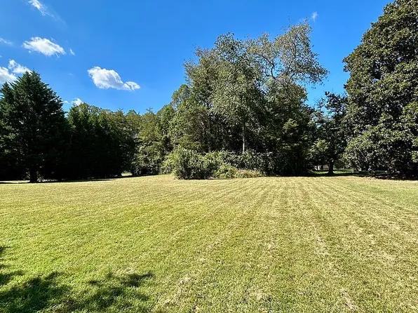 2201 Mimosa Dr, Lynchburg, VA 24503