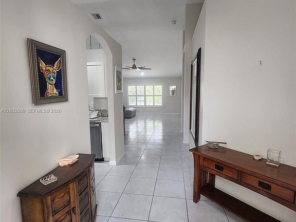 4th image of 6053 Heliconia Rd