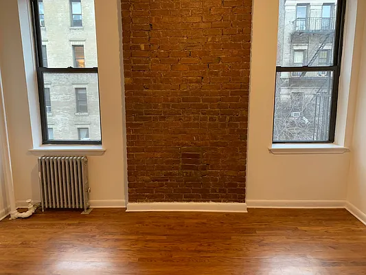 Rented by Century 21 Premier  | media 9