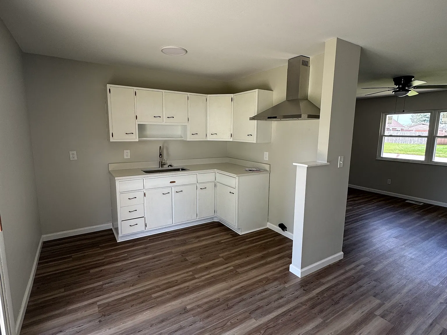 3 bed, 980 sqft, $1,500 — Photo 4