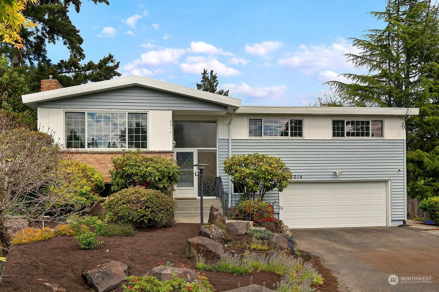 18014 Wayne Avenue N photo 1