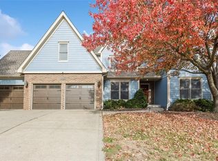 1360 E Sleepy Hollow Dr, Olathe, KS 66062