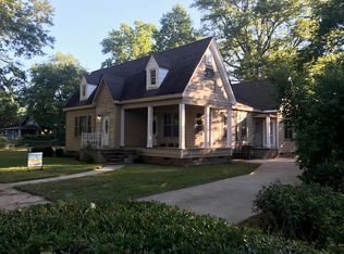 307 N Deer Creek Dr W, Leland, MS 38756