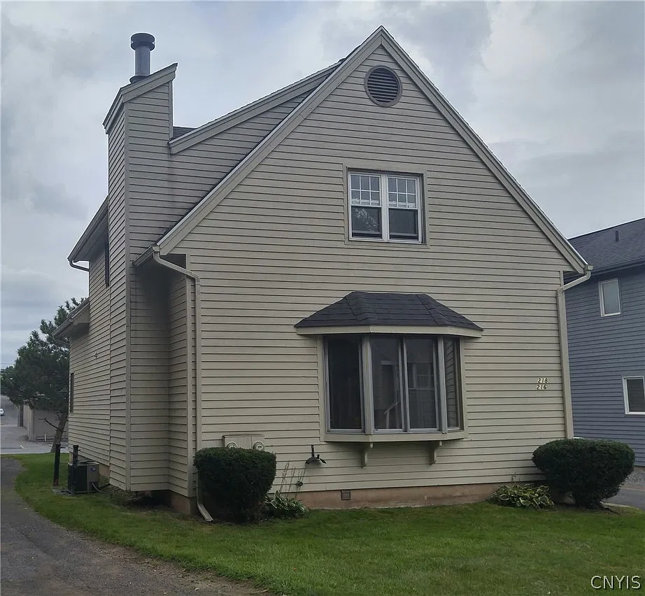 1 bed, 1.0 bath, 1835 sqft, $1,200 — Photo 1