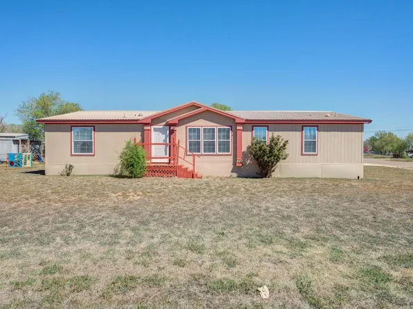 1307 15th St, Plains, TX 79355