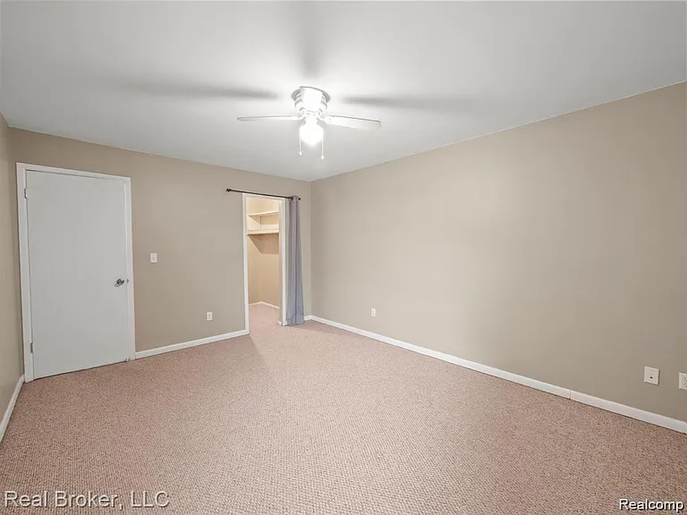 4905 Crooks Rd #A5 — Photo 12