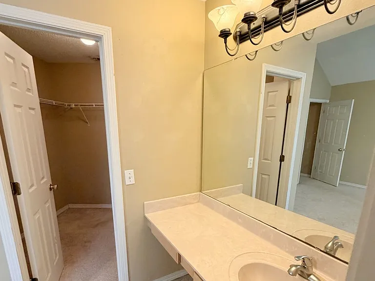 7223 Crown Ct — Photo 11
