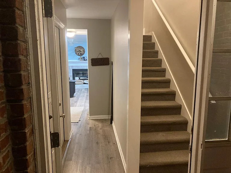 554 Heritage Ct — Photo 2