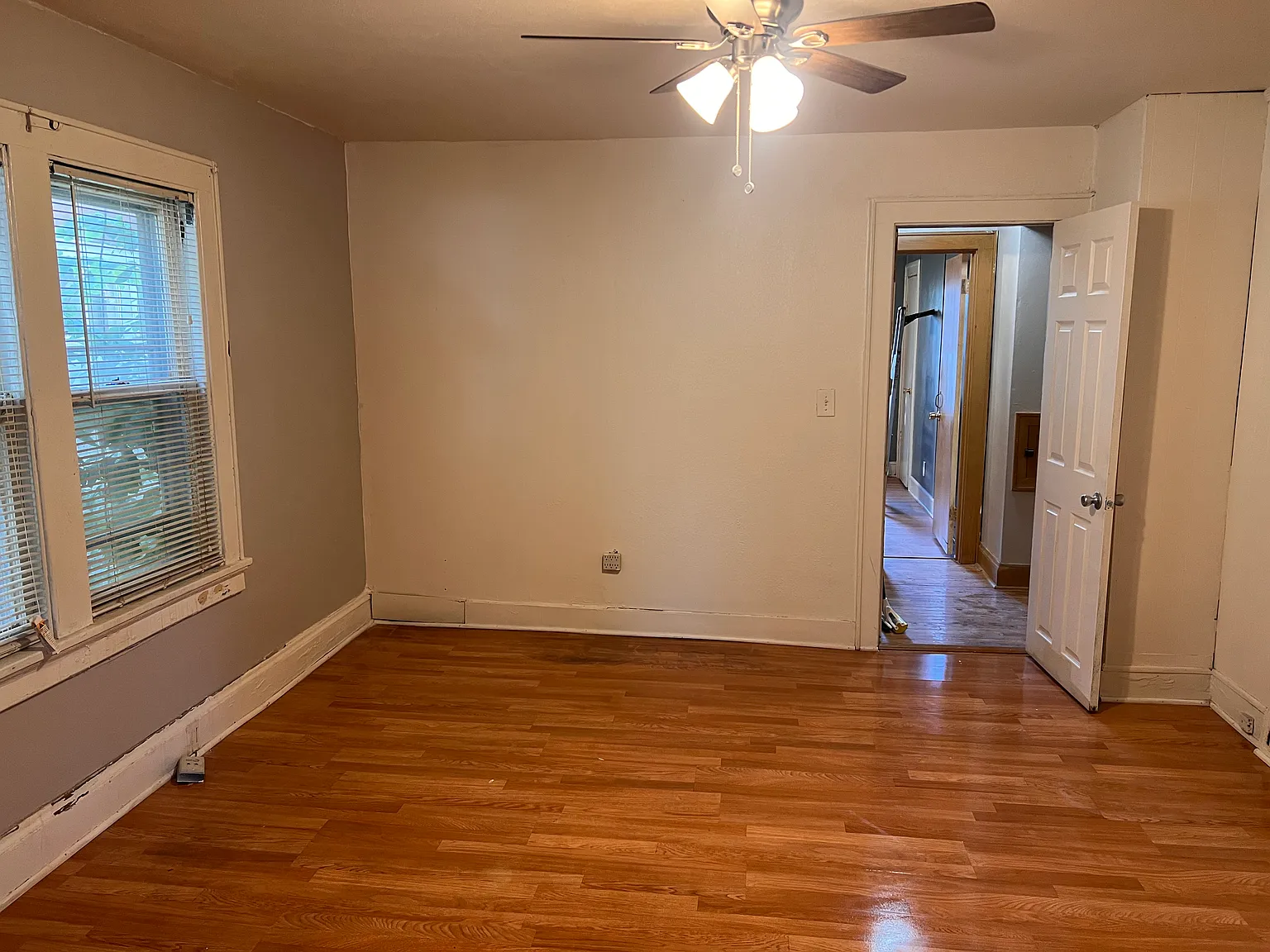 2 bed, 1100 sqft, $1,050 — Photo 2