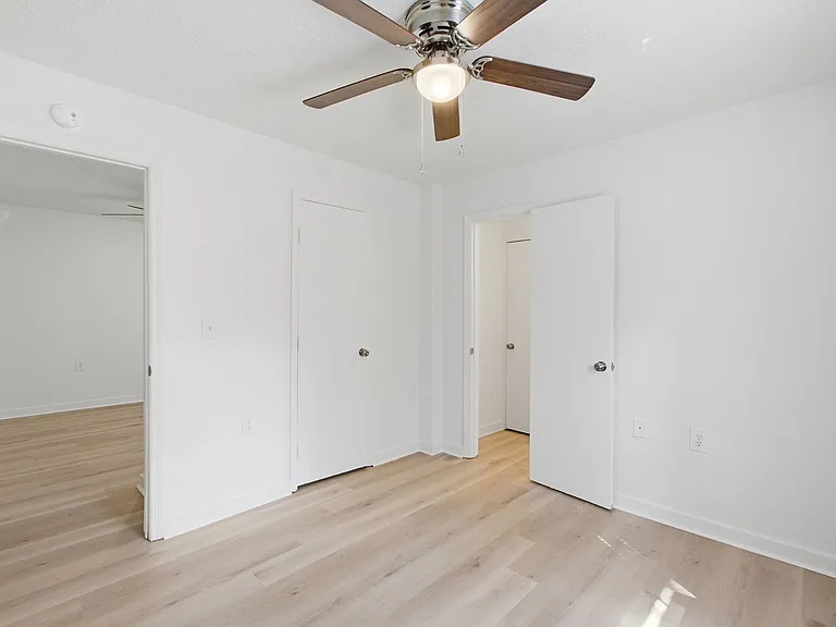 1824 Grayson St — Photo 3