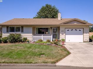 209 E Clackamas Cir, Woodburn, OR
