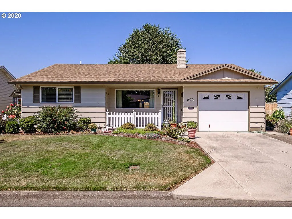 209 E Clackamas Cir photo 1