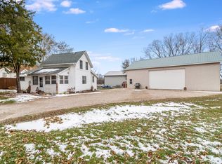 511 E Broadway St, Newark, IL 60541