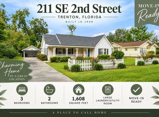 211 SE 2nd St, Trenton, FL 32693