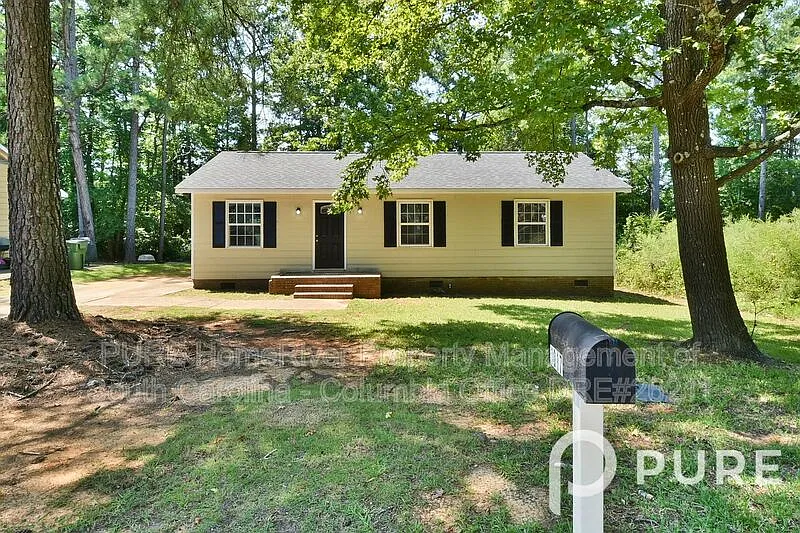 3 bed, 1.5 bath, 1008 sqft, $1,350 — Photo 2