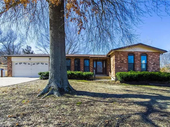 5107 Darkmoor Ln, Imperial, MO 63052