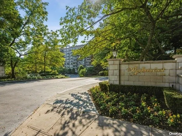 100 Hilton Avenue #M29, Garden City, NY 11530