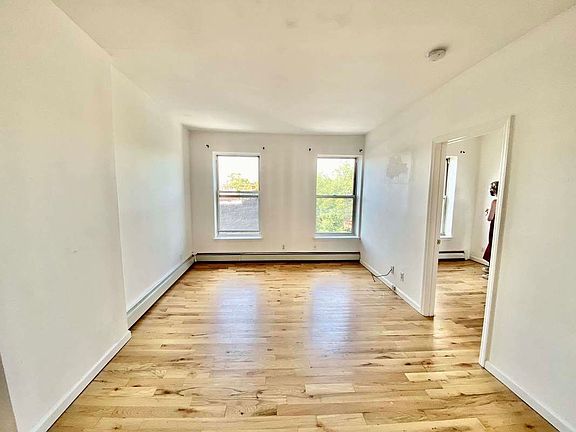 4th image of 419 Myrtle Ave #4E