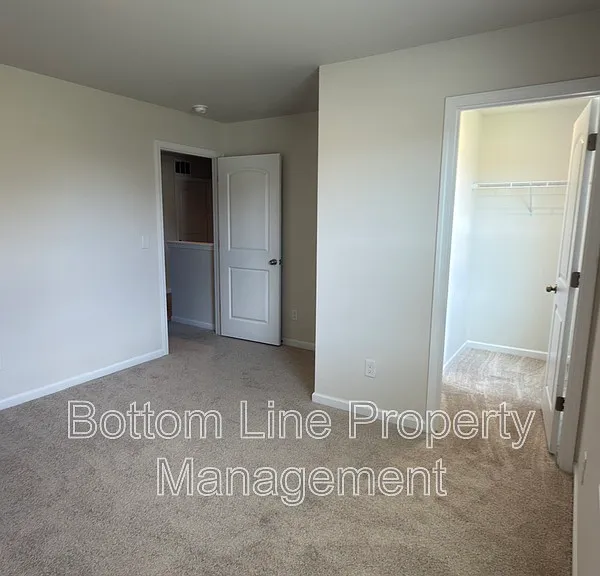 1035 Pepper Ln — Photo 16