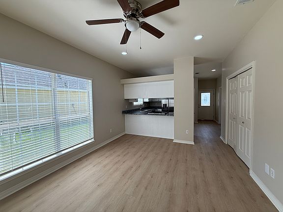 3rd image of 7556 Audubon Dr