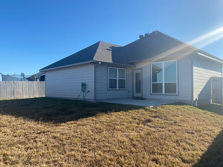 2060 Dade Loop — Photo 15