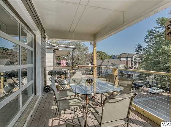 4th image of 821-825 Parkview Dr