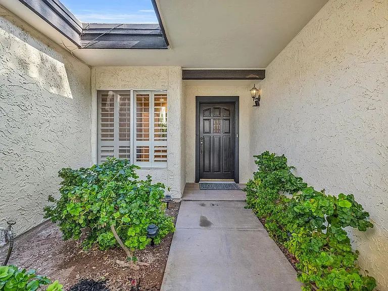 2505 N 61st Way — Photo 3