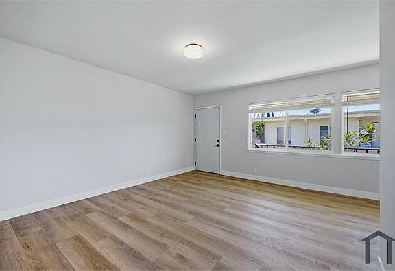 3rd image of 1511 Corinth Ave #6