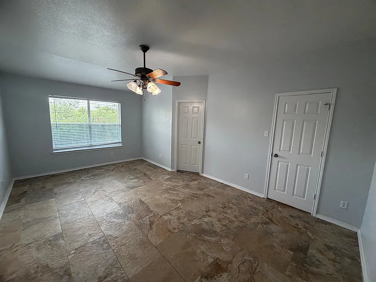 7615 Equinox Hl — Photo 9