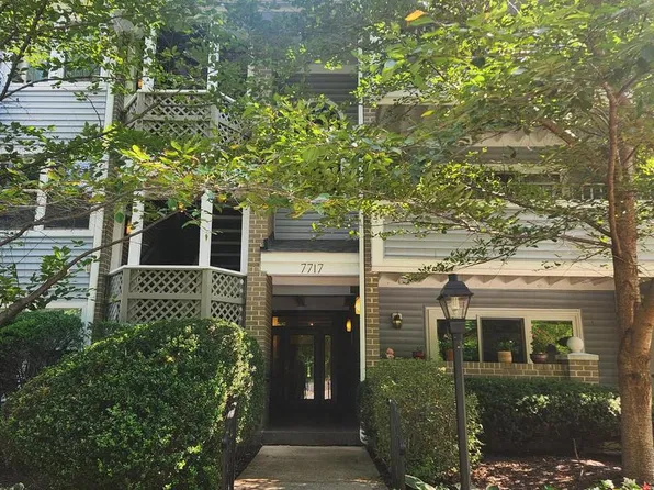 7717 Lafayette Forest Dr APT 22, Annandale, VA 22003