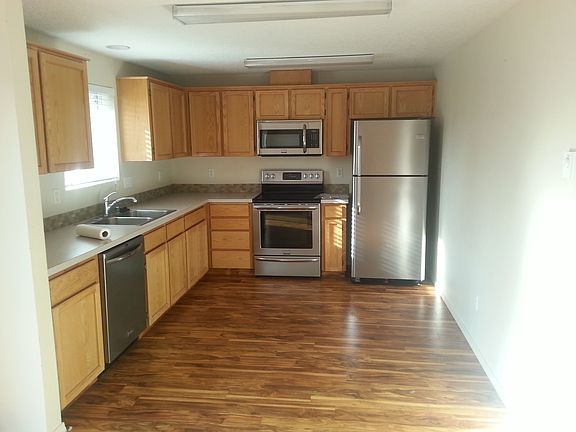 3rd image of 126 Adams Dr APT A