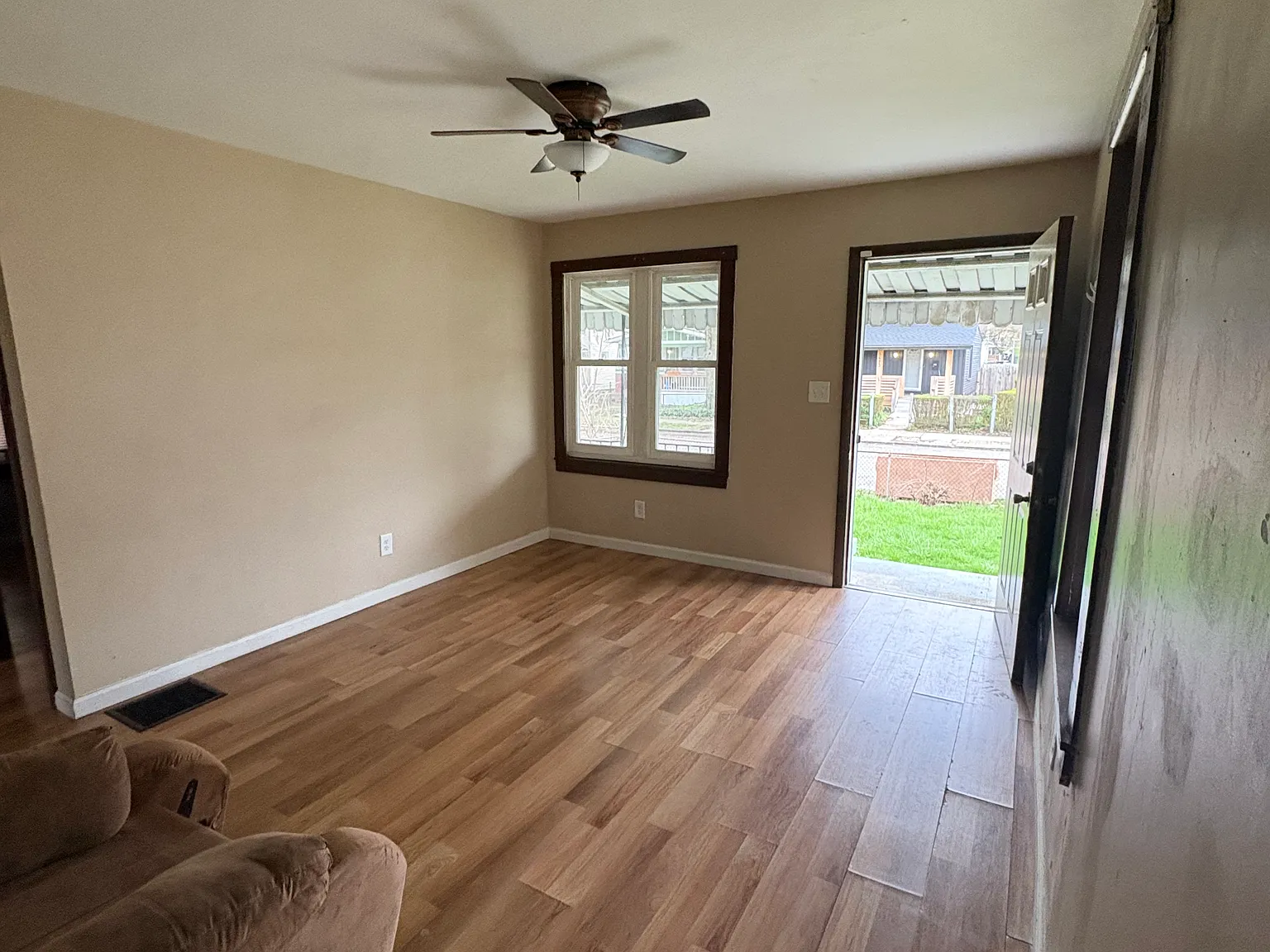 2 bed, 750 sqft, $1,250 — Photo 2