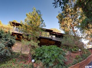 9630 Mistletoe Rd, Tujunga, CA 91042