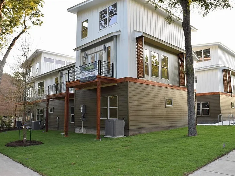 601 Elmwood Pl #A — Photo 2