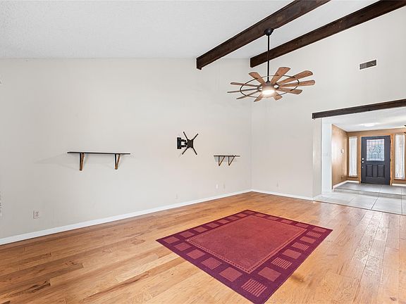 3rd image of 4307 Meadow Glenn Dr