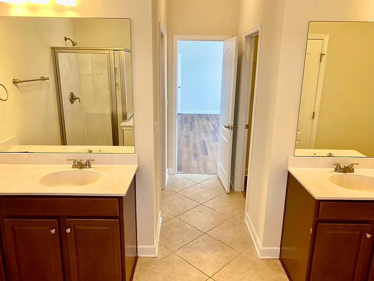 1213 Silverstone Ct — Photo 7
