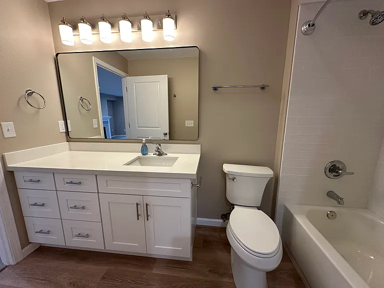 2000 W Barrett St #202 — Photo 9