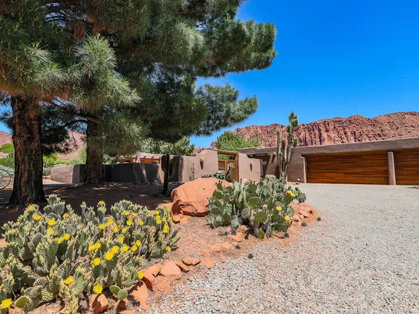 1068 N Shonto Ridge Dr, Ivins, UT 84738