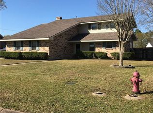 33 Poinsetta Rd, Sulphur, LA 70663