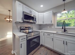 11420 Five Cedars Rd, Charlotte, NC 28226