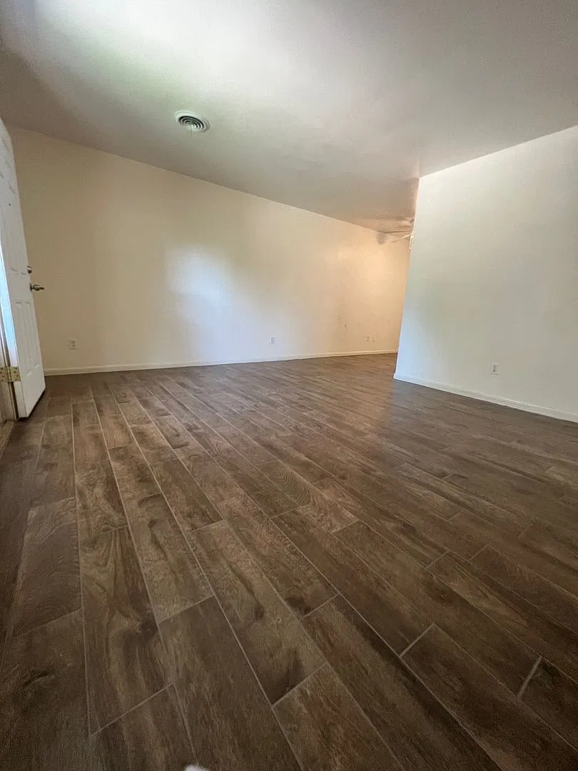 SW 24TH 110 — Photo 2