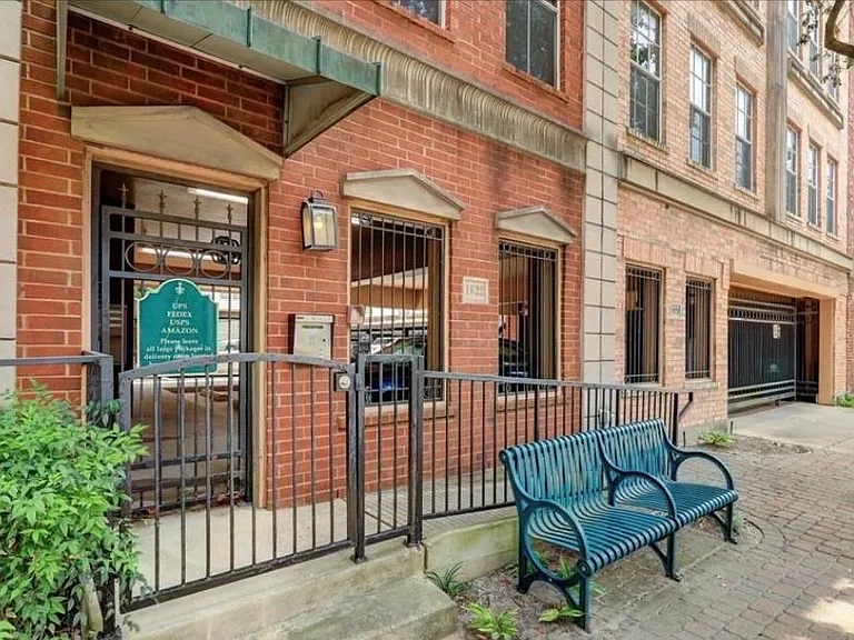 1618 Elgin St #10 — Photo 16