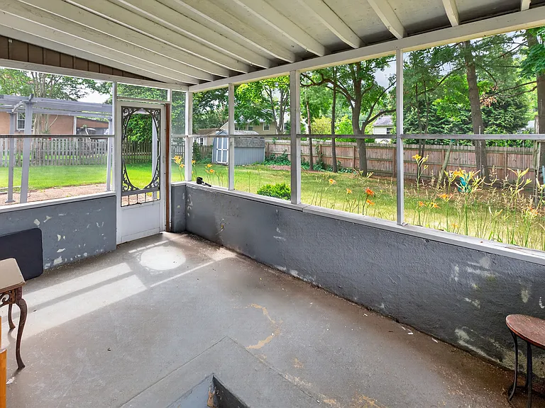1120 Greenbriar Rd — Photo 18