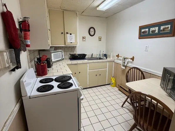 39 Prospect St #F, Moosup, CT 06354