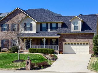 2711 Homestead Ct, Maryville, TN 37804