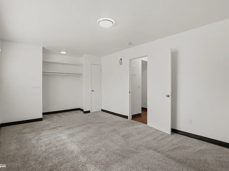 415 N Bragaw — Photo 28