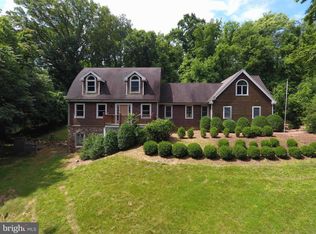 40221 Featherbed Ln, Lovettsville, VA 20180
