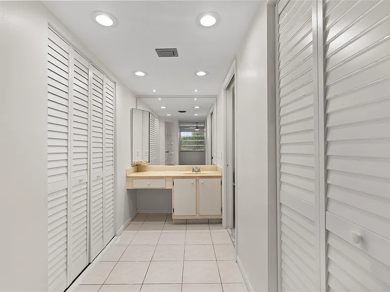 1801 Eleuthera Point #J3 — Photo 21